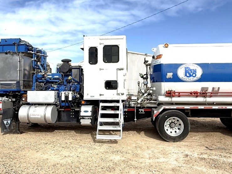 2011-cs&p-180k-scfh-10k-wp-nitrogen-pumper-mtd-on-2011-loadcraft-t/a-trailer-image-1
