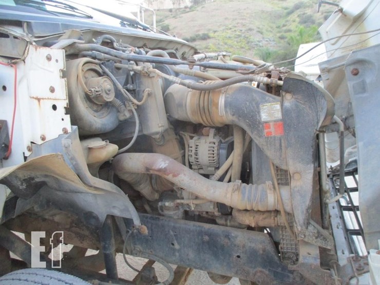 2001-ford-f750-image-5