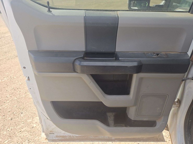 2018-ford-f350-image-12