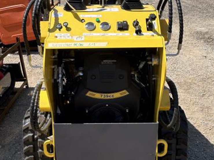 #34-•-mini-skid-steer-loader---gas-image-4