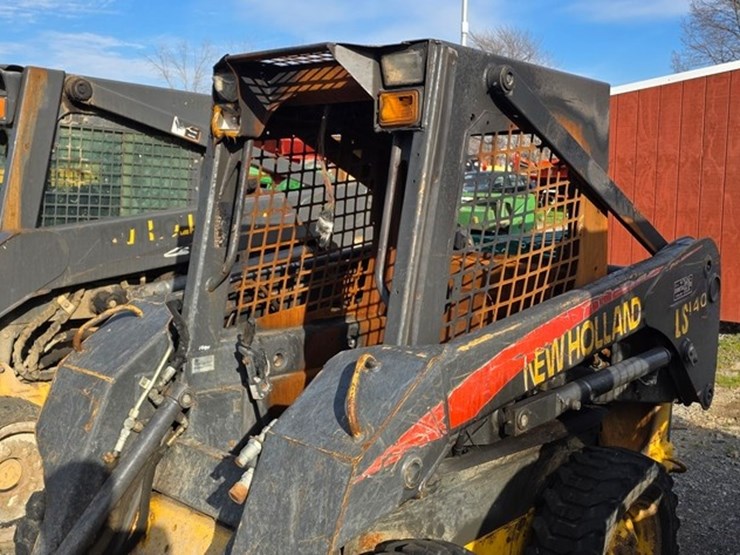 new-holland-ls140-image-27