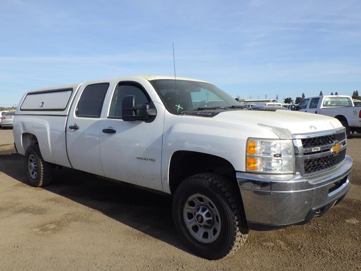 2013-chevrolet-3500hd-image-2