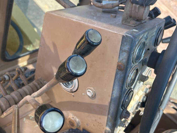 2011-deere-772g-image-40