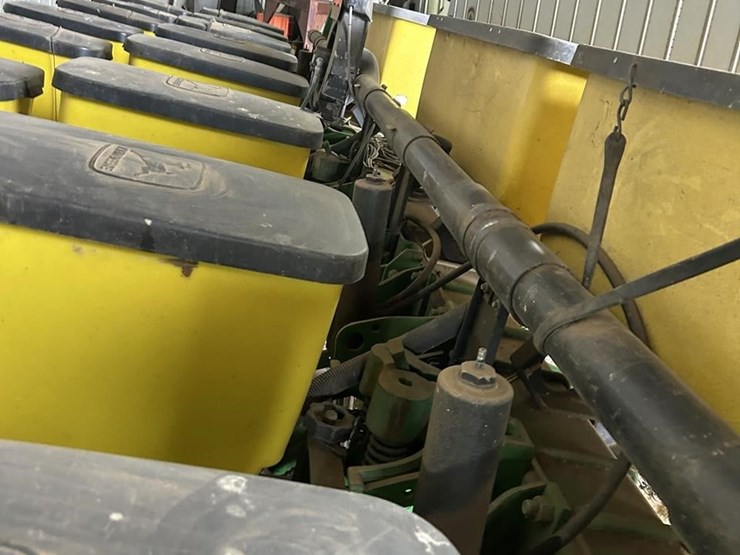 1998-john-deere-1750-image-31