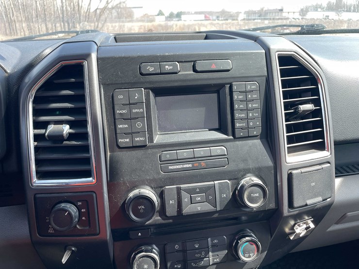 #5673-•-2015-f150-xlt-4x4-extended-cab-(has-wi-title)-image-68