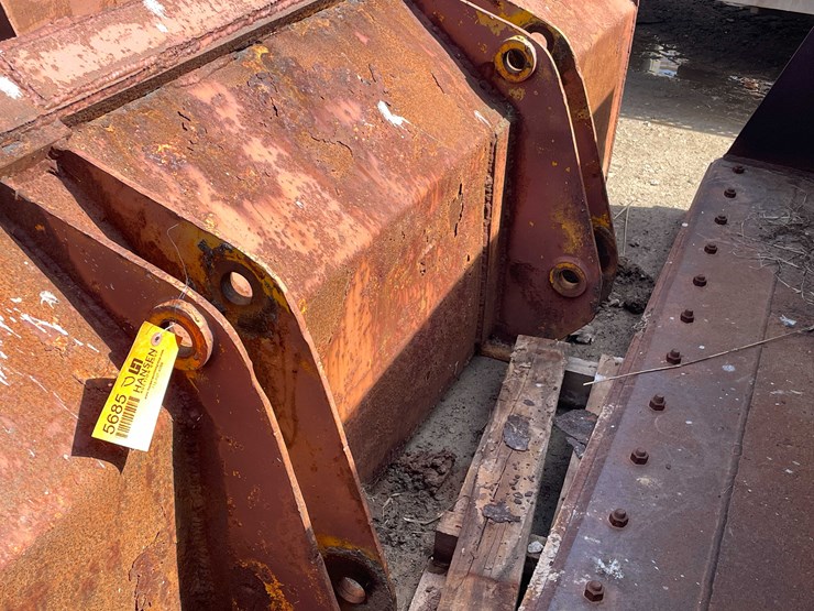 #5685-•-pin-on-bucket-image-16