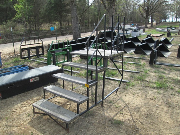 #44104-•-3'-w-x-39"-h-steps-image-1