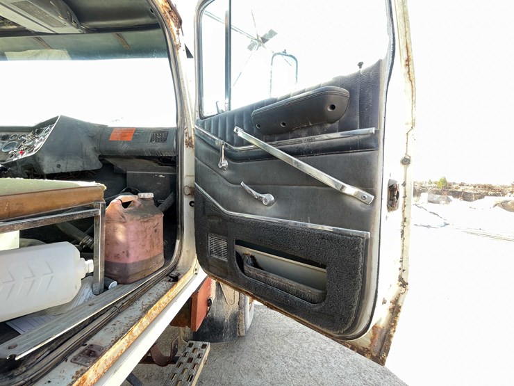 1987-ford-ltl9000-image-83