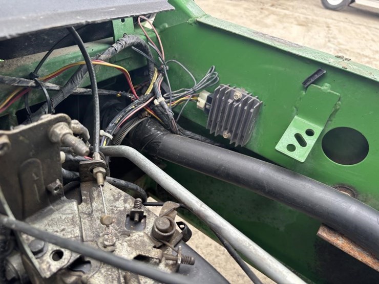 john-deere-gator-image-24