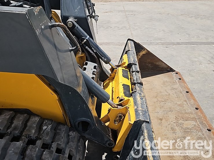 2023-deere-325g-image-12