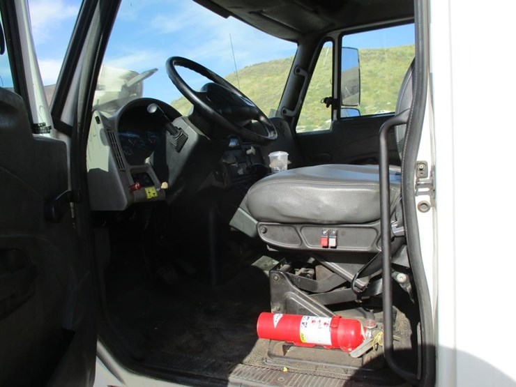 2013-international-durastar-4300-image-7