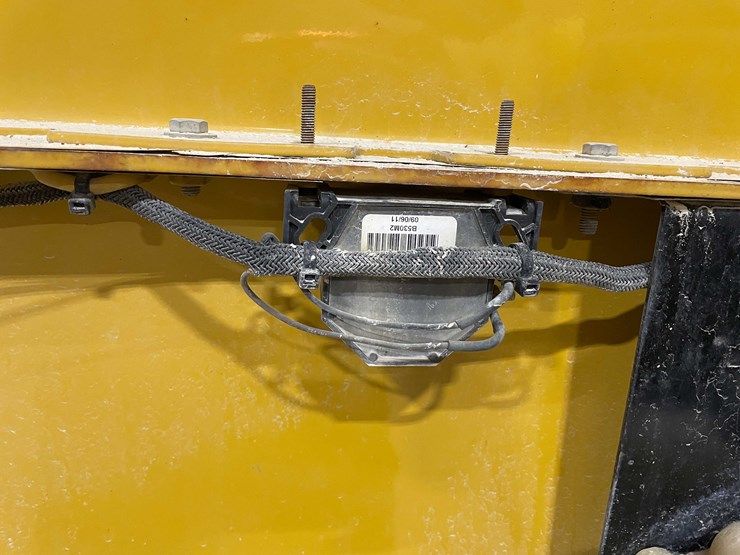 2012-caterpillar-226b3-image-16