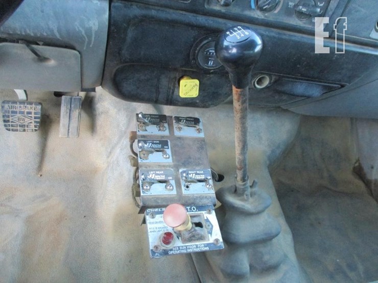 2001-ford-f750-image-11