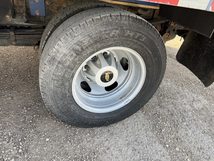 2016-chevrolet-silverado-3500hd-image-23