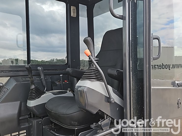 2016-komatsu-pc56-7-image-31