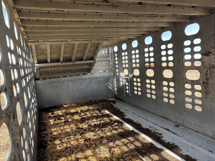 1989-wilson-livestock-trailer-image-12