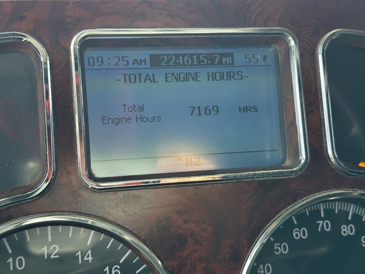 2015-mack-pinnacle-cxu613-image-19