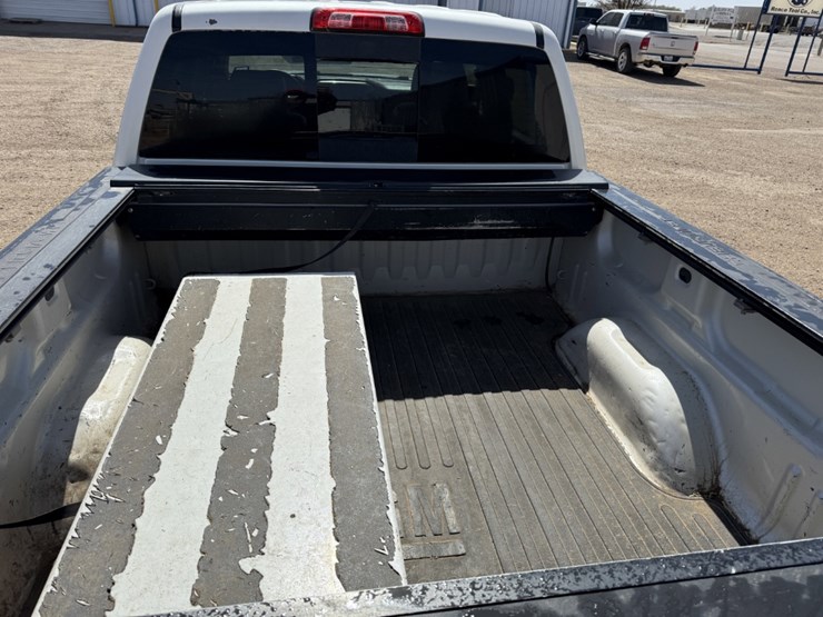 2014-chevrolet-silverado-1500-high-country-image-8