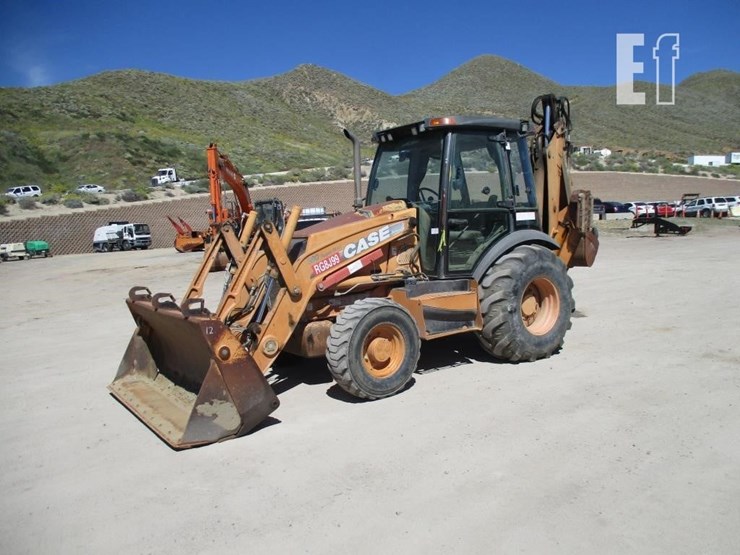 2015-case-580n-image-1