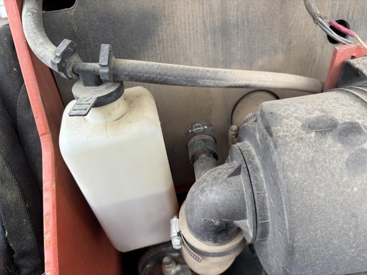 2012-ditch-witch-sk650-image-19