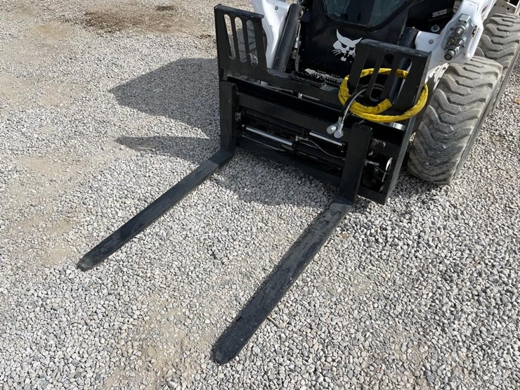 wildcat-48"-hydraulic-skid-steer-forks-with-walk-through-design-image-1