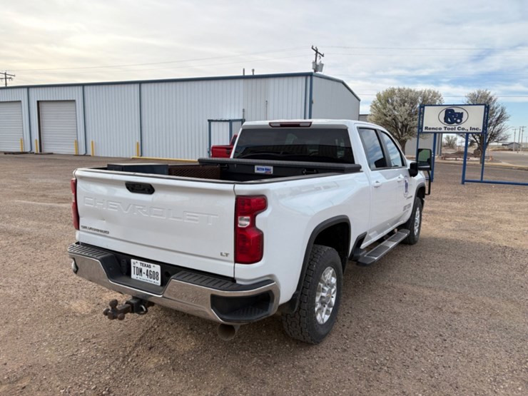 2022-chevrolet-silverado-2500hd-image-3