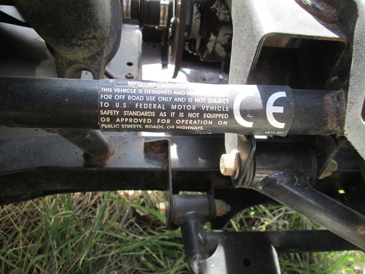 2011-caterpillar-550-image-27