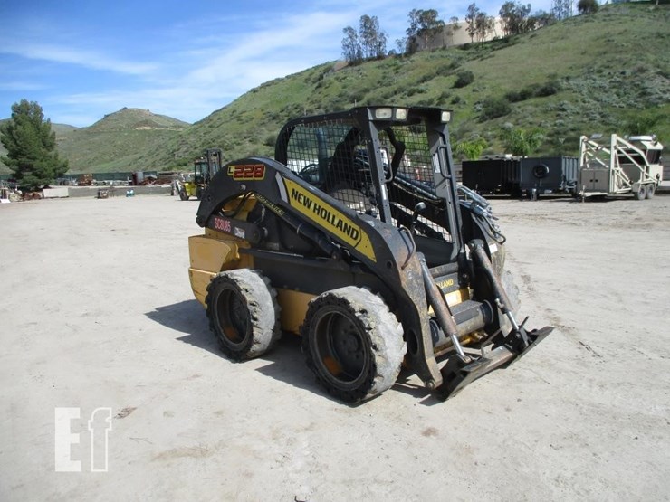 2017-new-holland-l228-image-2