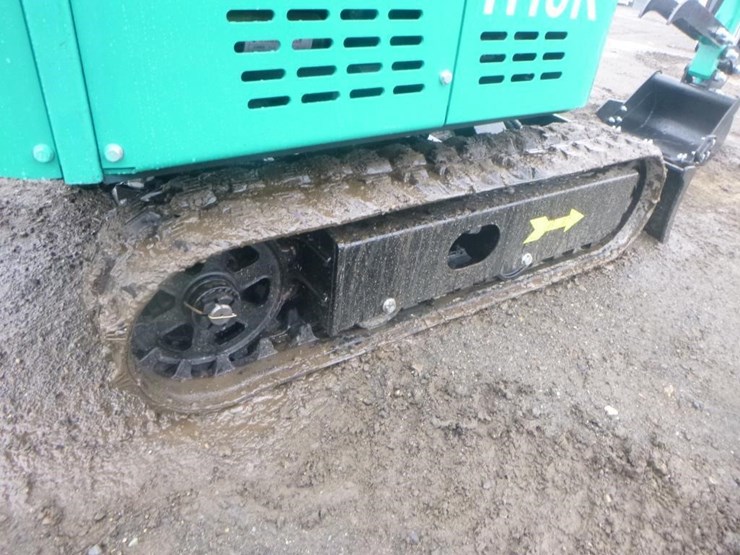 2025-agt-h15r-hydraulic-excavator-image-25