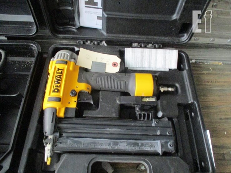 lot-of-(4)-various-hand-tools-image-3