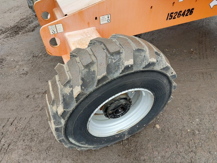 2014-jlg-400s-image-13