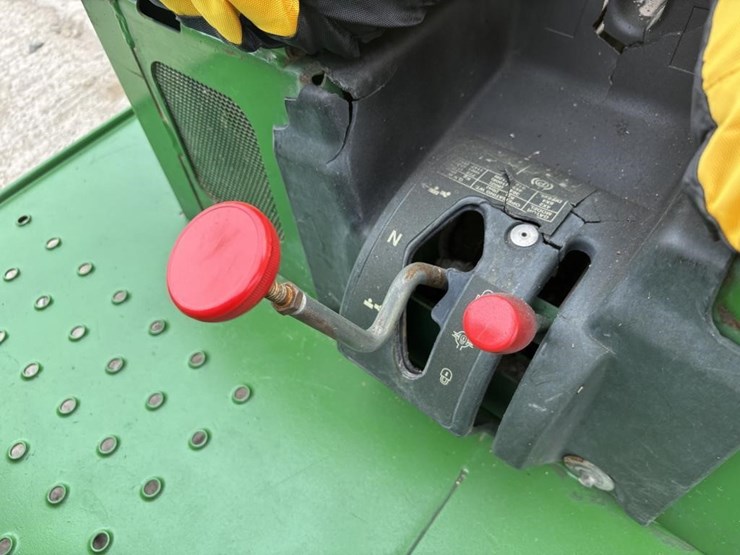 john-deere-gator-image-14