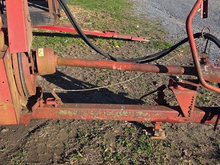 new-holland-310-image-6