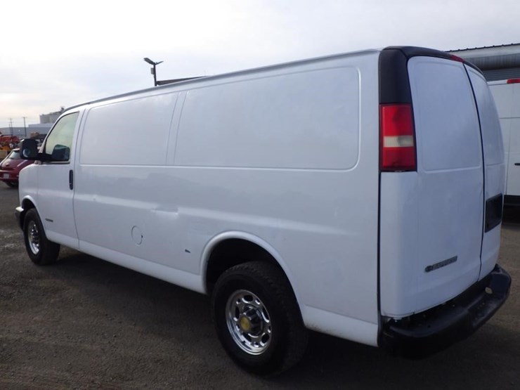 2005-chevrolet-express-2500-image-4