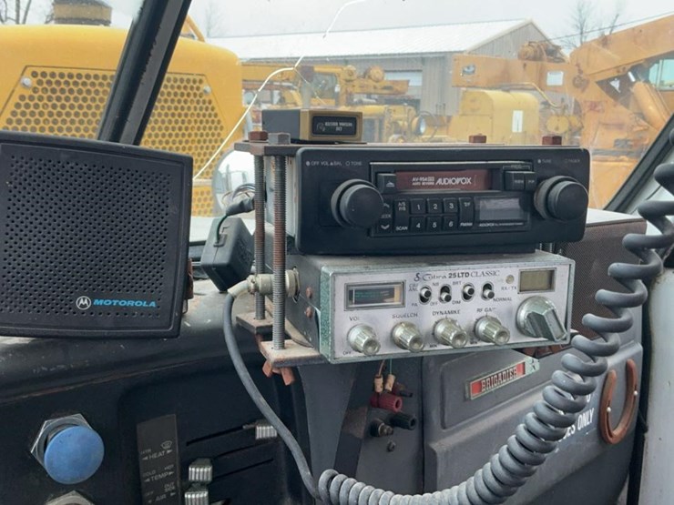 1984-gmc-9500-image-21