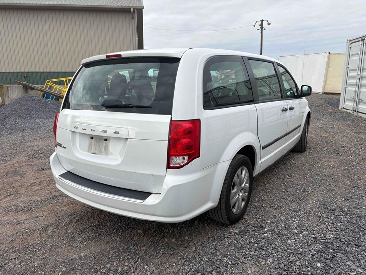 2015-dodge-caravan-image-3