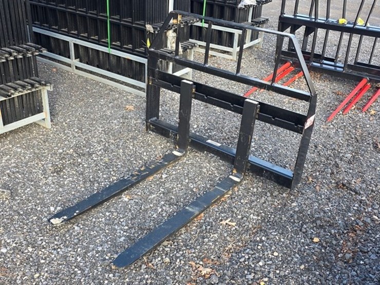 new-kivel-2000-lb.-skidloader-forks-image-4