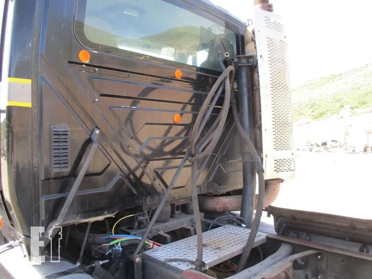 2009-international-transtar-8600-image-13