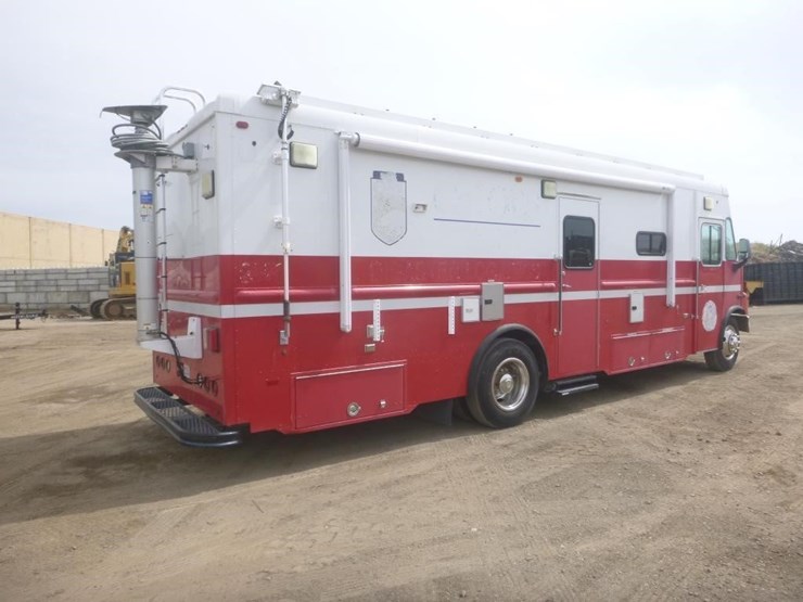 2005-freightliner-mt55-image-3