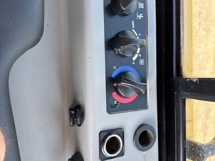 2021-komatsu-d71px-24-image-22