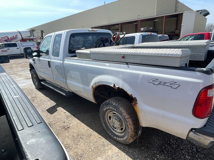 #5672-•-2010-f250-4x4-extended-cab-(has-wi-title)-image-8