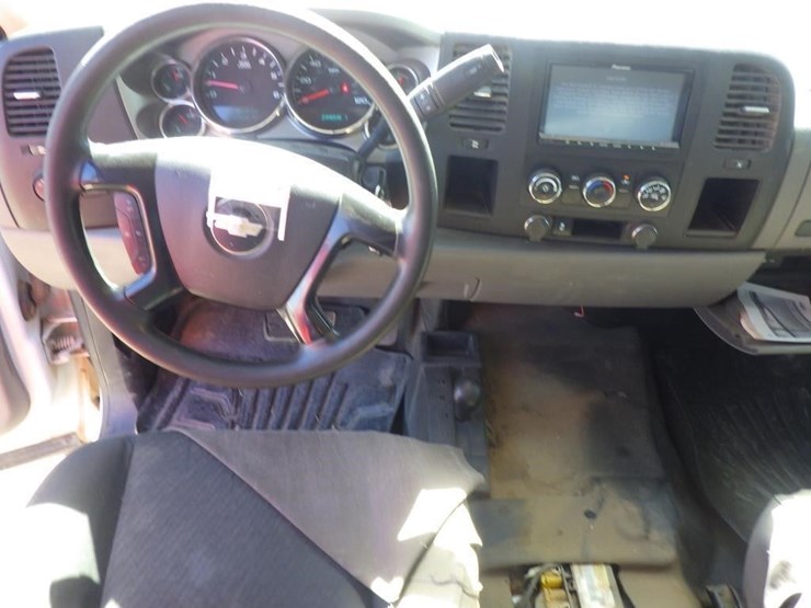 2013-chevrolet-2500hd-image-7