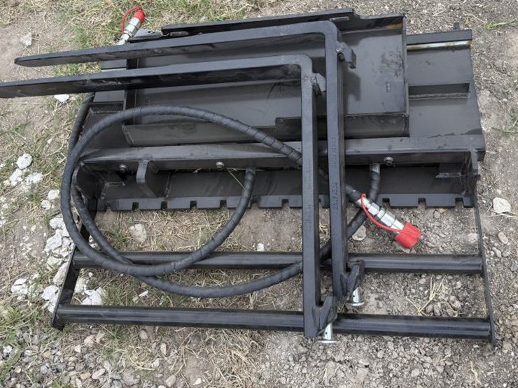 #195-•-mini-skid-steer-hydraulic-side-shift-forks-image-2