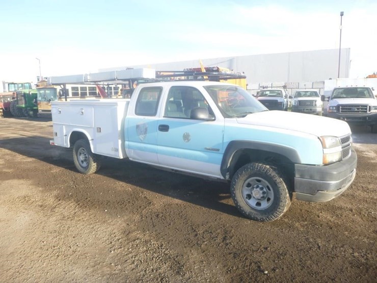 2007-chevrolet-3500-image-2