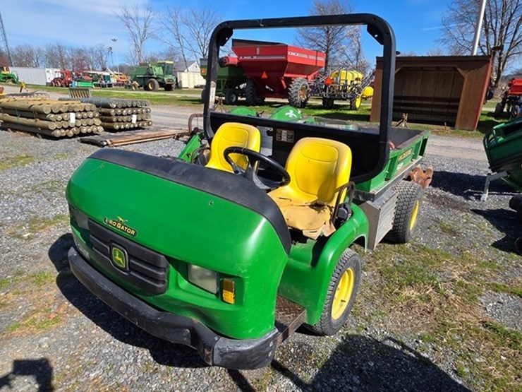 2020-john-deere-gator-image-1