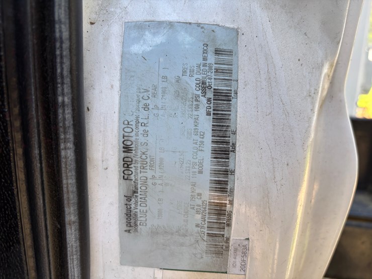 #300-•-2006-gmc-c6500-forestry-chip-truck-image-31