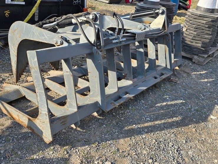 84"-double-skidloader-grapple-image-2
