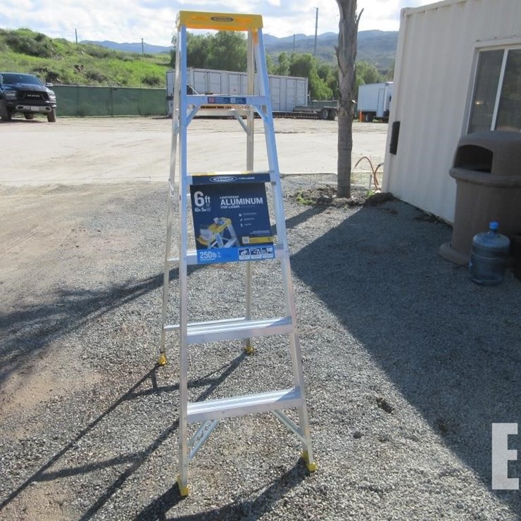 WERNER 6' ALUMINUM STEP LADDER