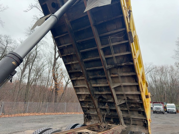 2000-mack-rd688s-image-15