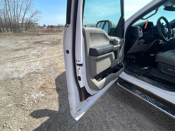 #5673-•-2015-f150-xlt-4x4-extended-cab-(has-wi-title)-image-39